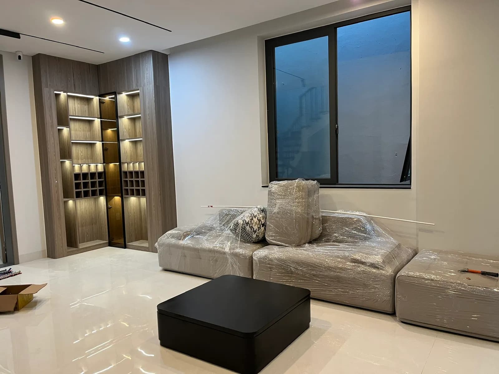 Phòng ngủ hiện đại — giường bệ & hốc vòm — 3