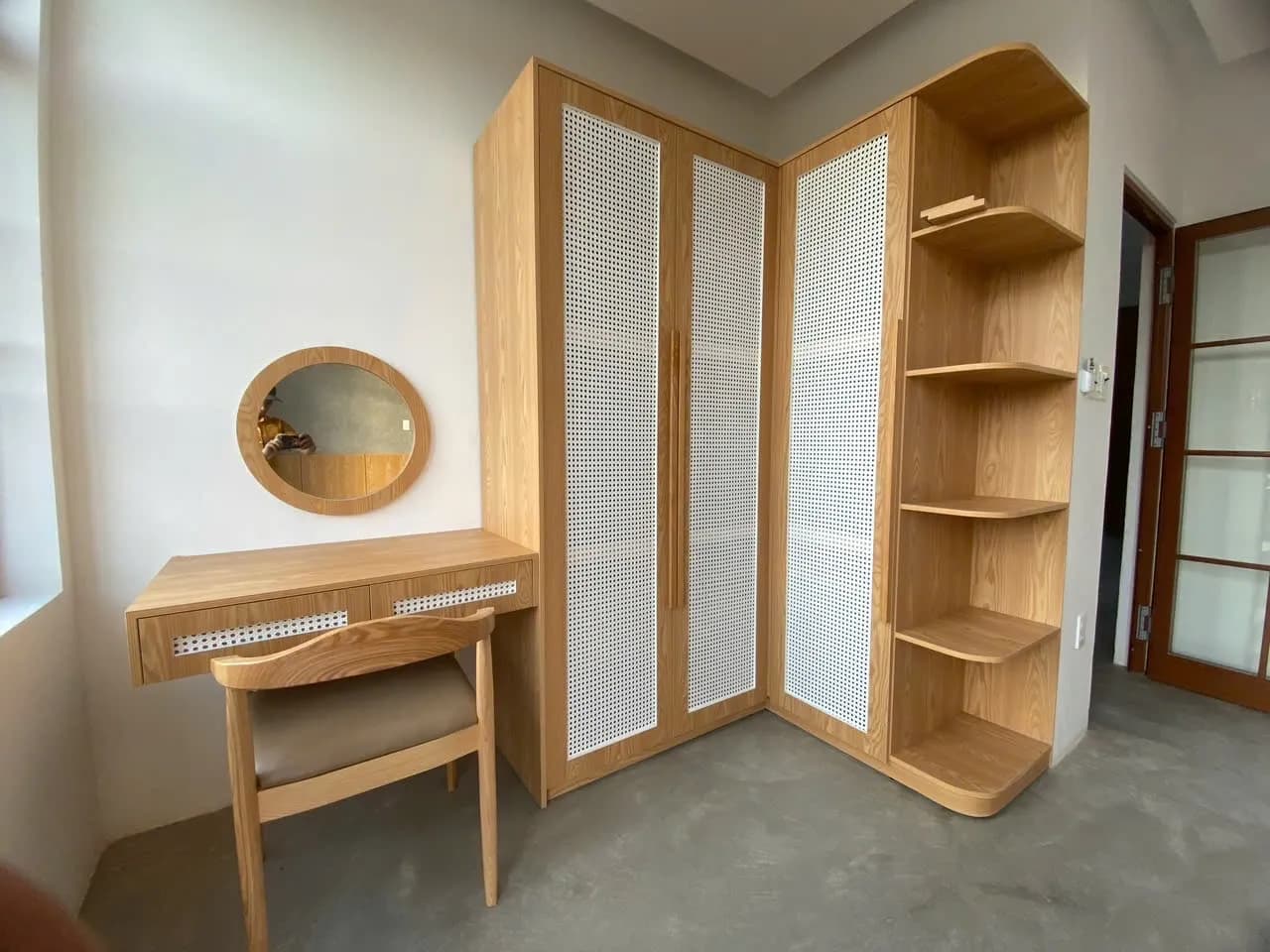 Phòng ngủ hiện đại — giường bệ & hốc vòm — 9