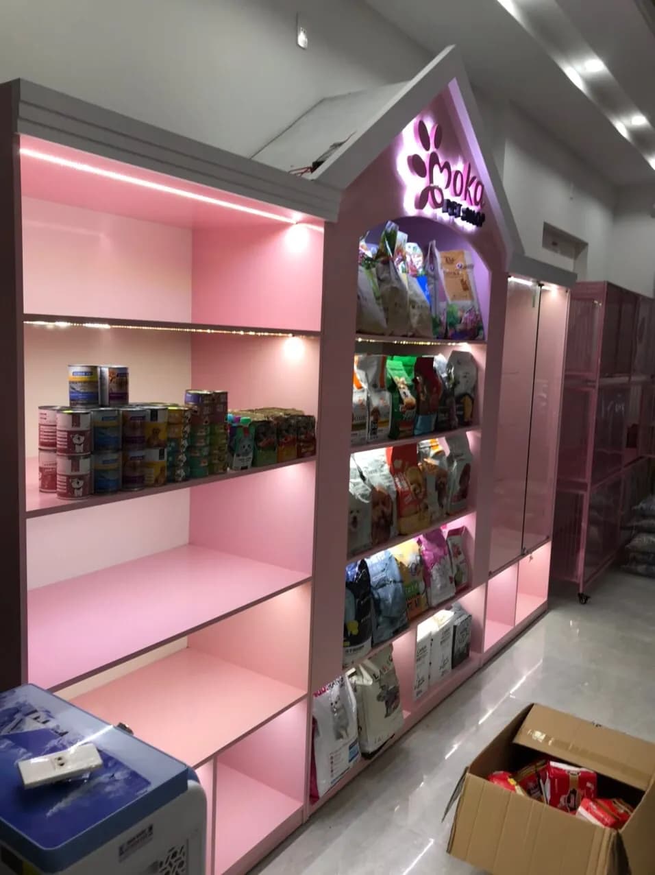 Showroom mỹ phẩm & cửa hàng bán lẻ — 3